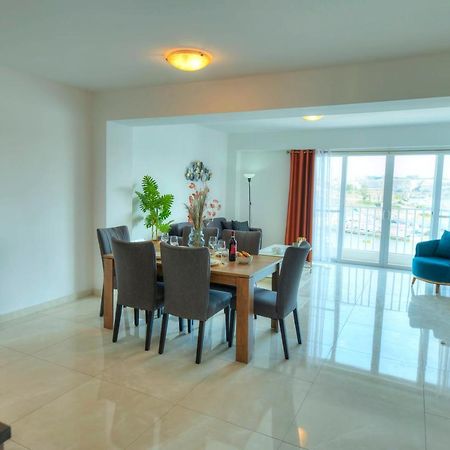 Seafront Beautifully Furnished 2 Bedrooms Gogzr-3 Gzira Eksteriør bilde