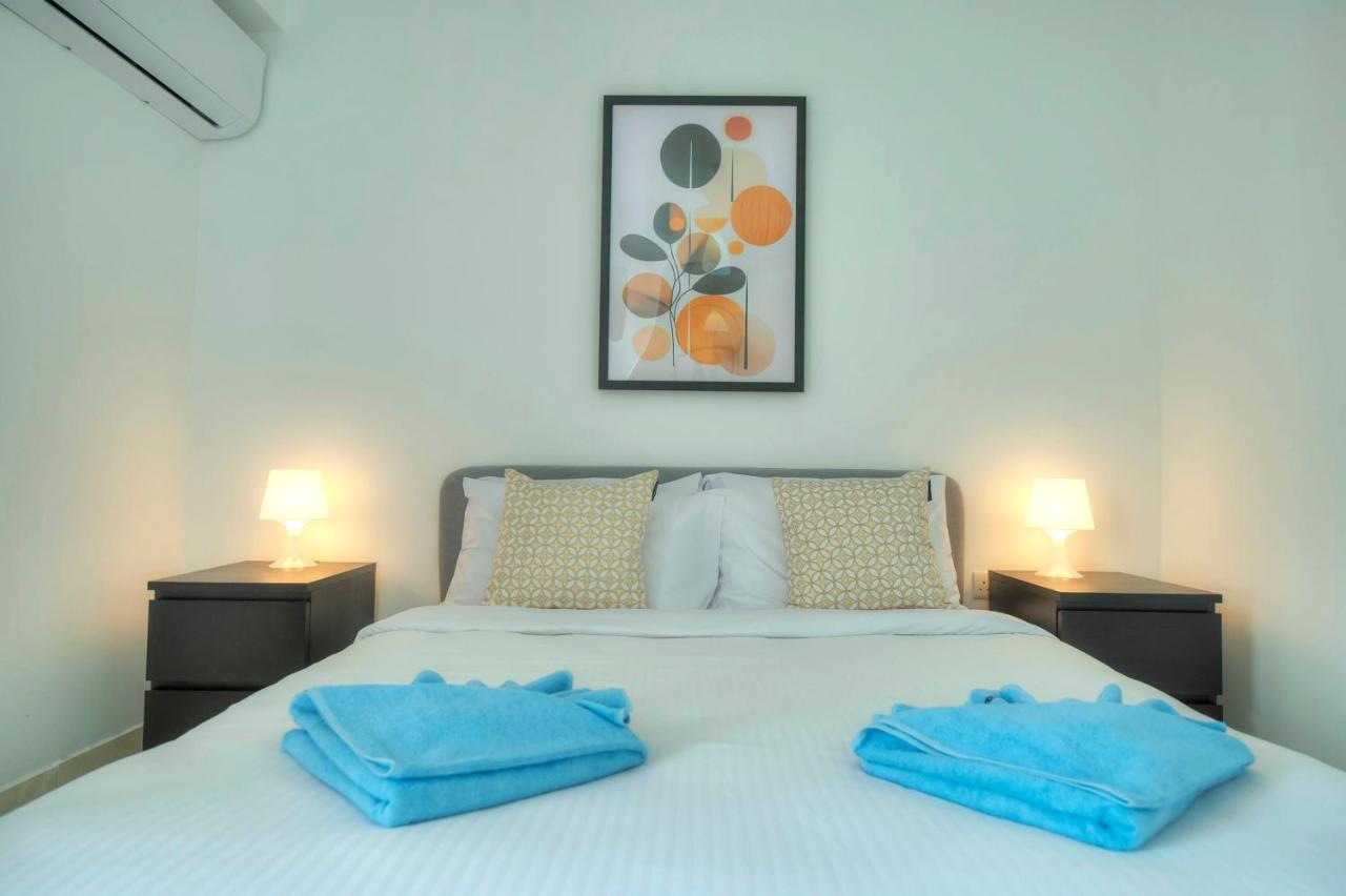 Seafront Beautifully Furnished 2 Bedrooms Gogzr-3 Gzira Eksteriør bilde