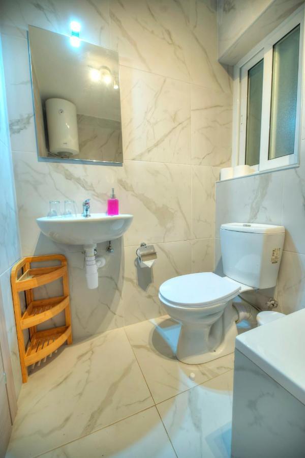 Seafront Beautifully Furnished 2 Bedrooms Gogzr-3 Gzira Eksteriør bilde