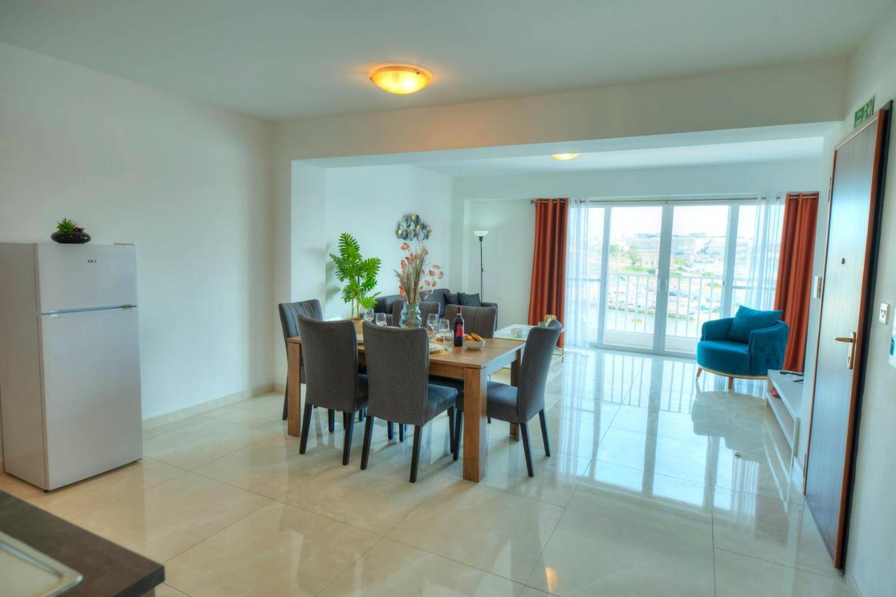 Seafront Beautifully Furnished 2 Bedrooms Gogzr-3 Gzira Eksteriør bilde