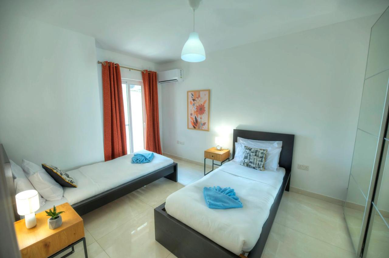 Seafront Beautifully Furnished 2 Bedrooms Gogzr-3 Gzira Eksteriør bilde