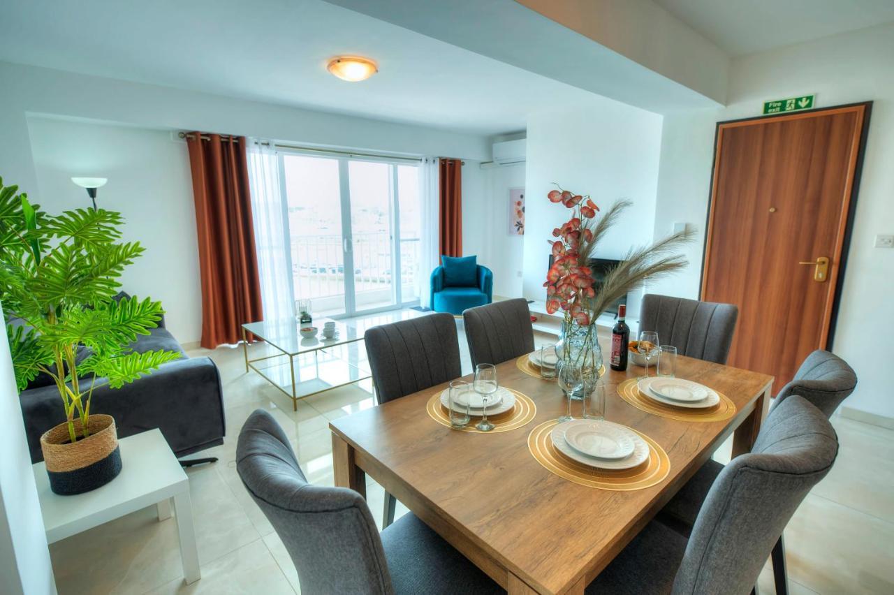 Seafront Beautifully Furnished 2 Bedrooms Gogzr-3 Gzira Eksteriør bilde